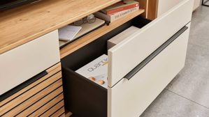 Wohnwand Interliving aus Holz in Beige Interliving Wohnzimmer Serie 2032 - Wohnwand EB31501 Sandbeige & Risseiche - Länge ca. 315 cm