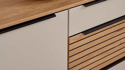 Sideboard Interliving aus Holz in Holzfarben Interliving Wohnzimmer Serie 2032 - Sideboard C15061 Sandbeige & Risseiche - zwei Türen, drei Schubladen, Länge ca. 150 cm