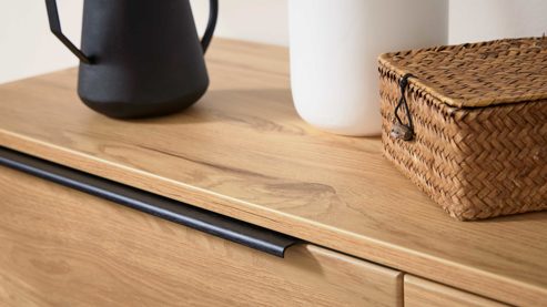 Highboard Interliving aus Holz in Holzfarben Interliving Wohnzimmer Serie 2032 - Highboard B15073 mit Apothekerauszug Risseiche - zwei Türen, drei Schubladen, Breite ca. 150 cm