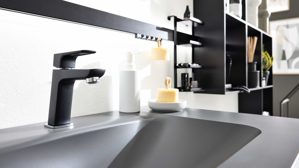 Mischbatterie Interliving aus Metall in Schwarz Interliving Bad Serie 7317 – Waschtisch-Armatur mattschwarzes Metall