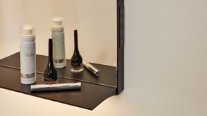 Wandspiegel Interliving aus Spiegel in Transparent Interliving Bad Serie 7961 - beleuchteter Wandspiegel mattschwarzes Metall - ca. 40 x 72 cm